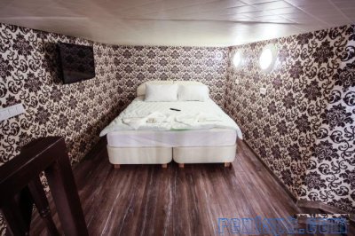 Сдам комнату  посуточно     
Комната 18 м²  в 6-к квартире  на 2 этаже  5-этажного кирпичного дома