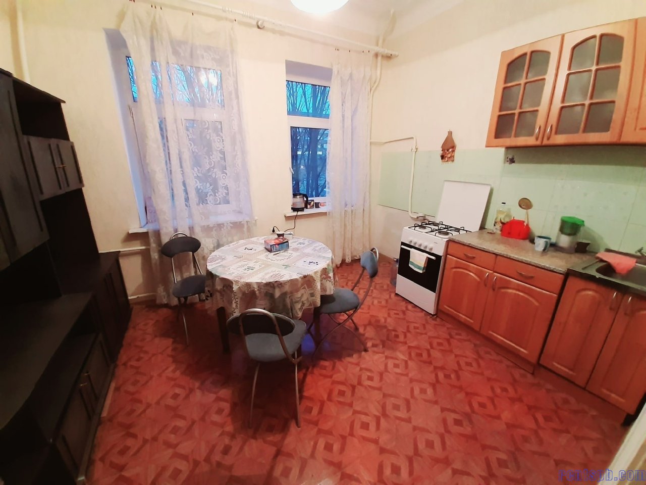 Сдаем отличную комнату в трехкомнатной квартире