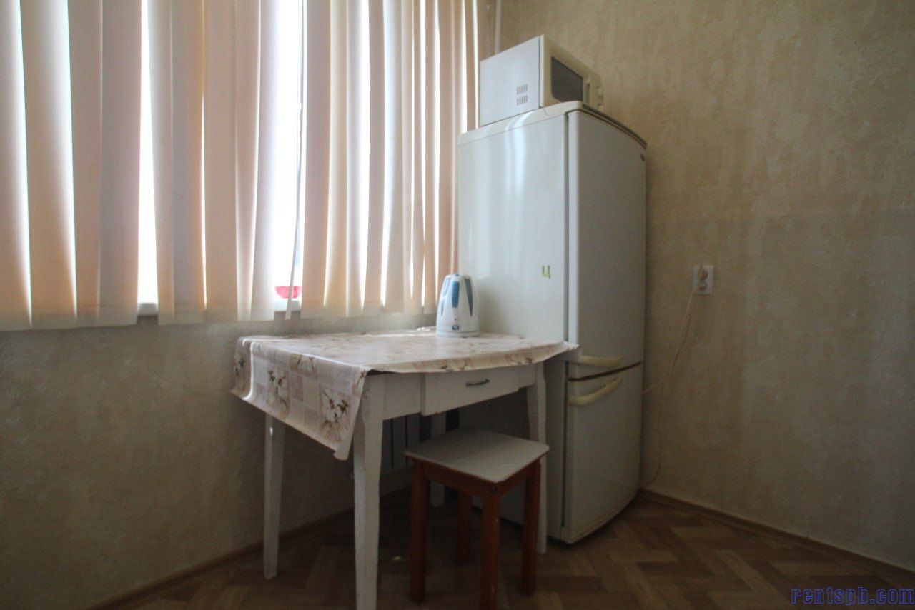 Сдаем отличную комнату в в трехкомнатной квартире