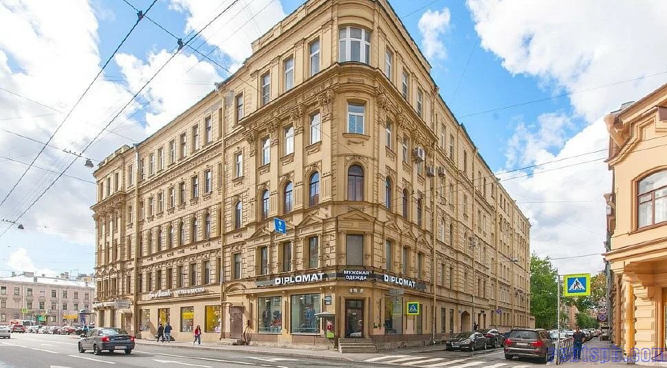 Квартира  в центре Петроградского района Большой проспект 38