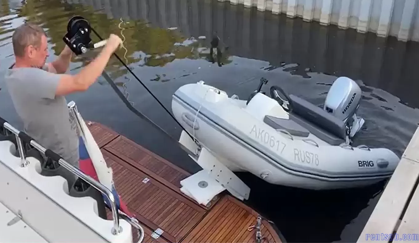 Подъемники для гидроциклов и лодок. Кран, лифт, boat lift, watercraft.