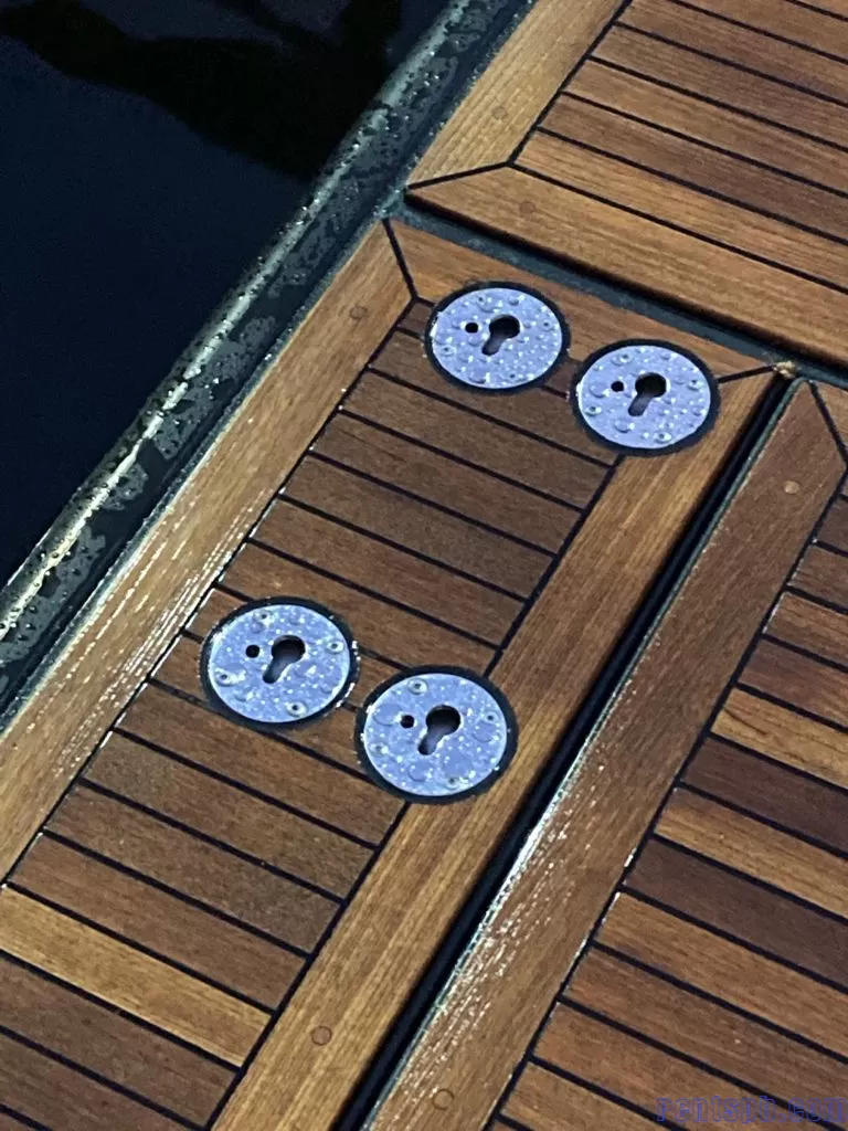 Подъемники для гидроциклов и лодок. Кран, лифт, boat lift, watercraft.