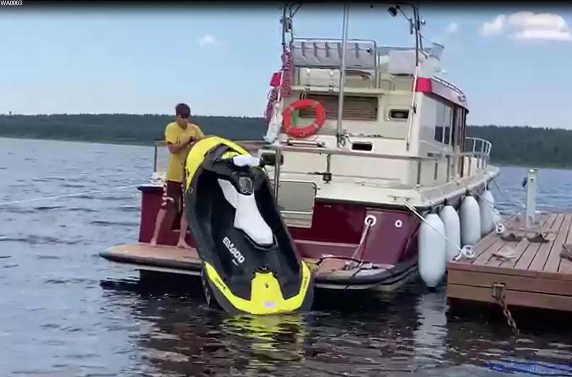 Подъемники для гидроциклов и лодок. Кран, лифт, boat lift, watercraft.