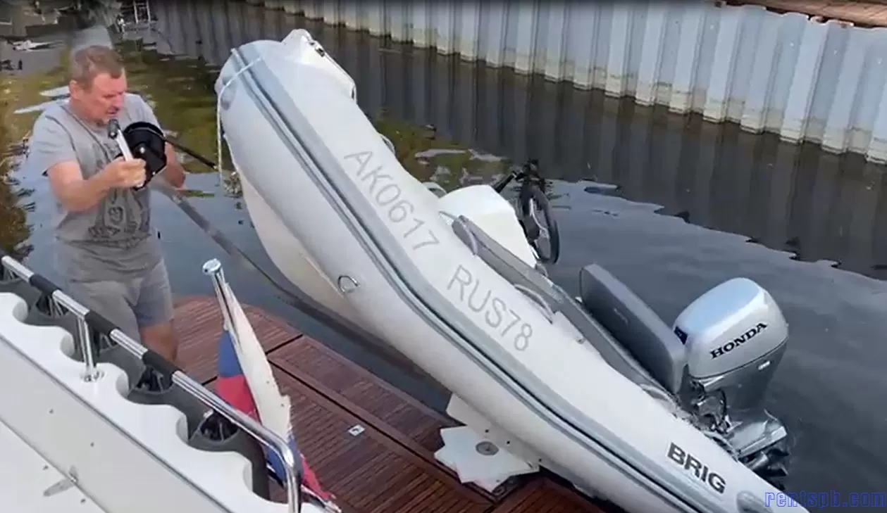 Подъемники для гидроциклов и лодок. Кран, лифт, boat lift, watercraft.