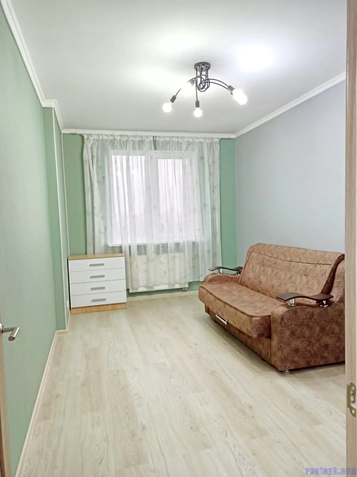 Сдам квартиру в новом доме ЖК Комендантский  все новое Парашютная ул