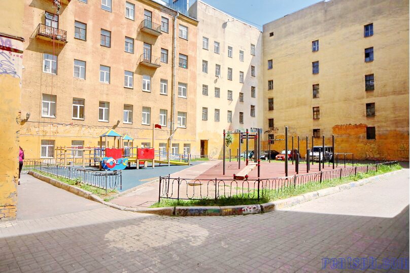 квартира в центре  с парковкой ул. Марата 18