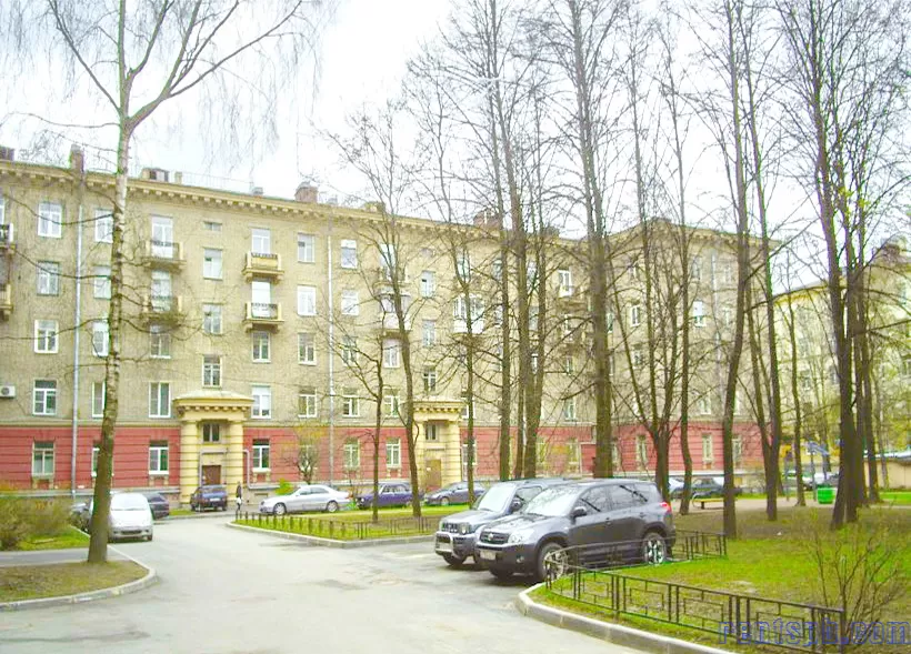 Сдам 2 ком. кв ул . Кузнецовская д. 15/ Московский пр.