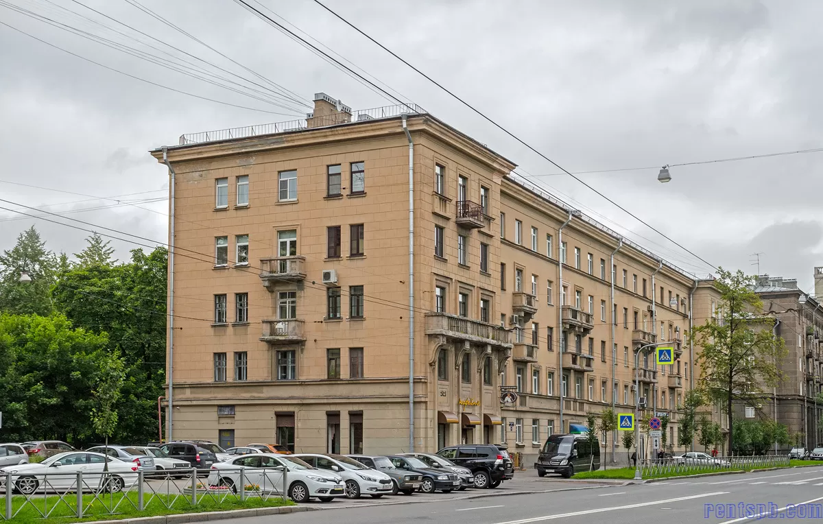 Сдам 2 ком. кв ул . Кузнецовская д. 15/ Московский пр.