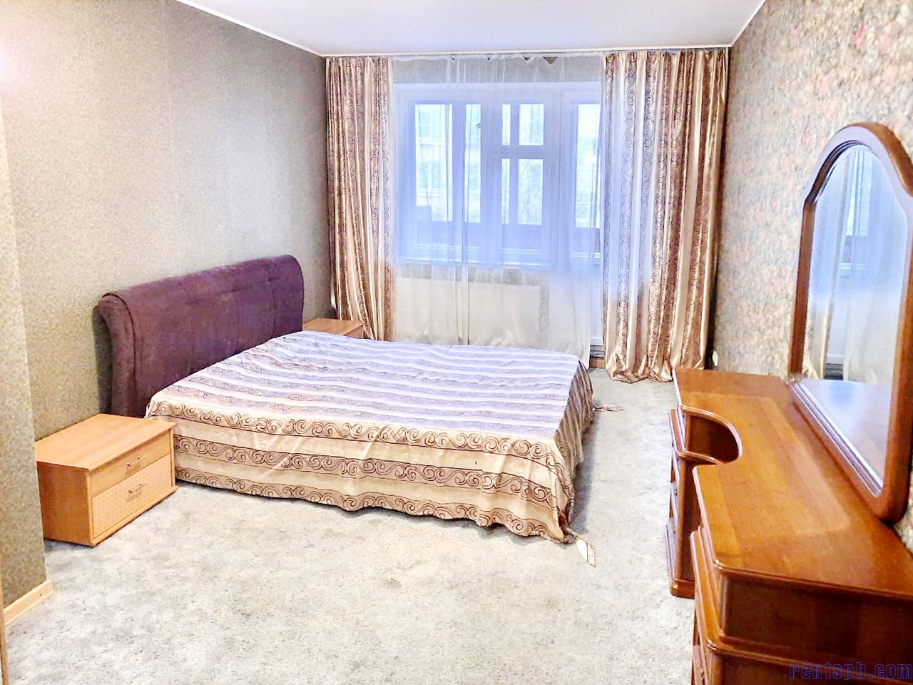 Сдам 3 ком.кв.пр. Ветеранов/ Лени Голикова 52.к 3