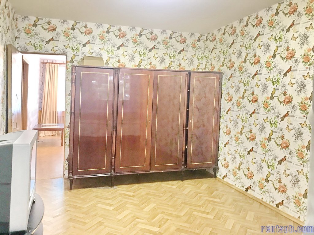 Квартира в аренду в 3 к.кв. Дунайский проспект 42/79 к 1