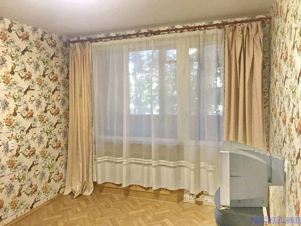 Квартира в аренду в 3 к.кв. Дунайский проспект 42/79 к 1