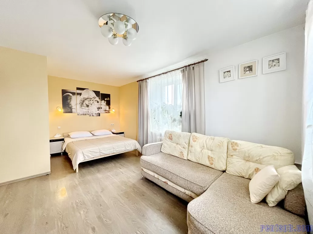 Rentspb Yellow apartment near metro Elizarovskay  for 1-5 person