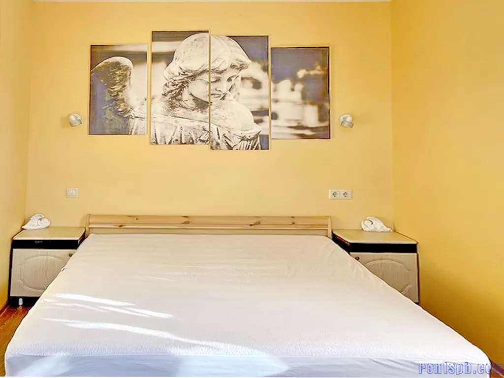 Rentspb Yellow apartment near metro Elizarovskay  for 1-5 person
