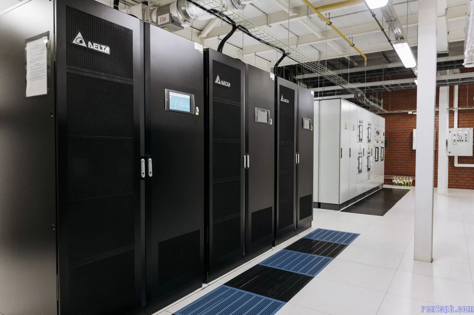 Стойка в новом дата-центре ЦОД DATAPART к 12