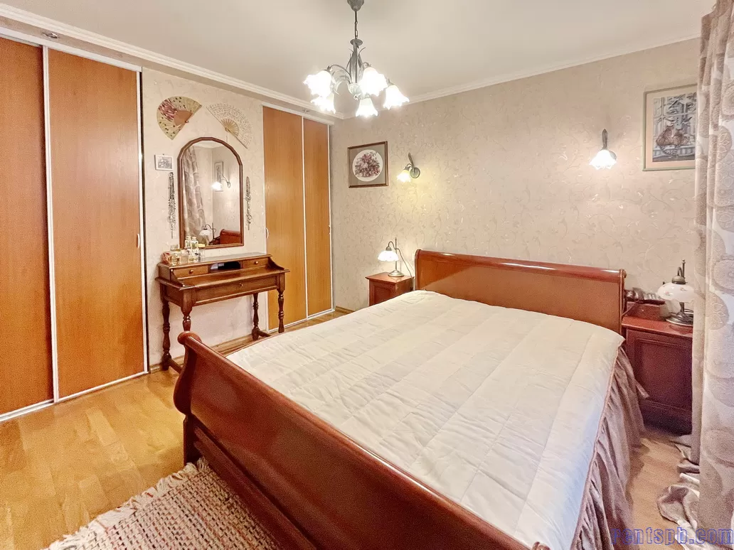 Продам Большая Морская 33