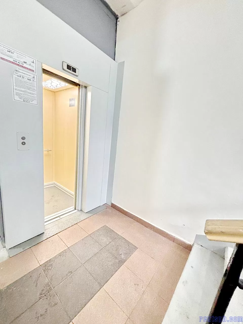 сдам у метро в СПБ пр-т Чернышевского 17