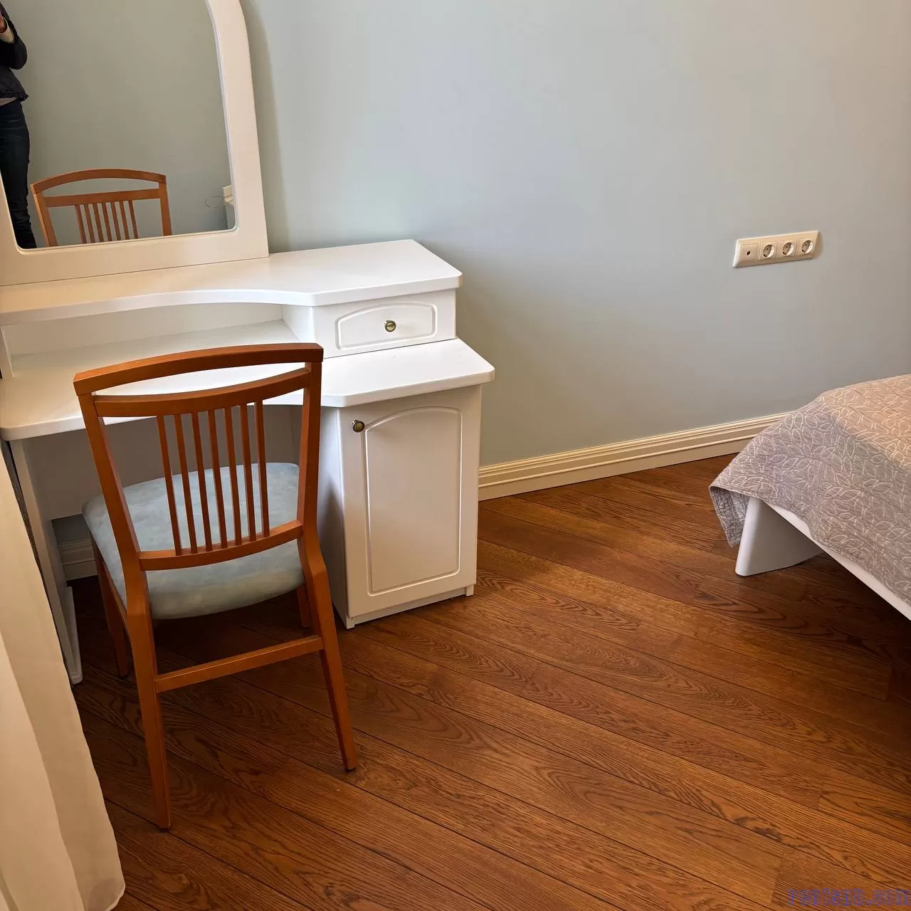 сдам у метро в СПБ пр-т Чернышевского 17