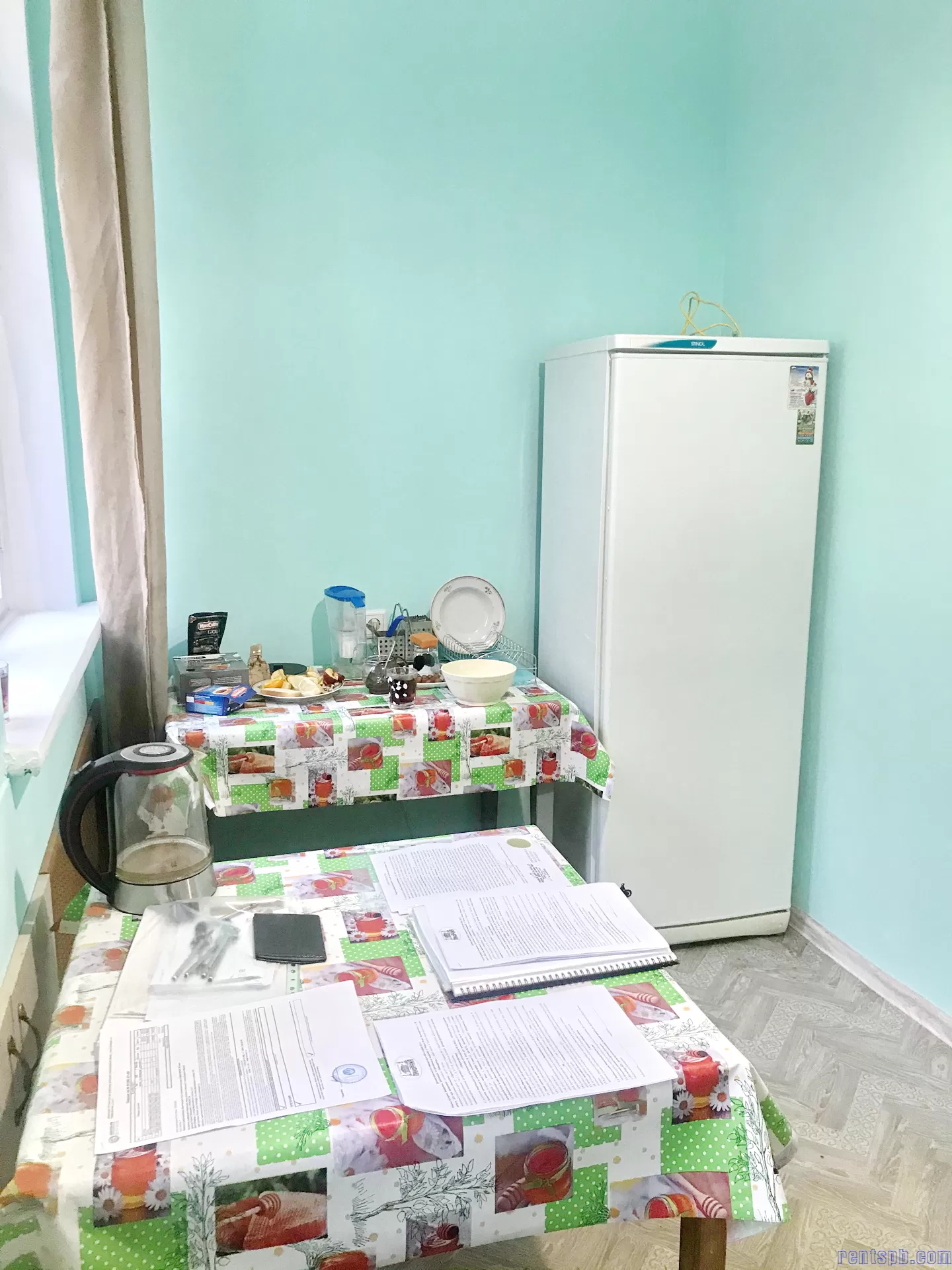 大学附近地铁附近出租公寓  附近关闭  列宾美术学院（академия Репина ）