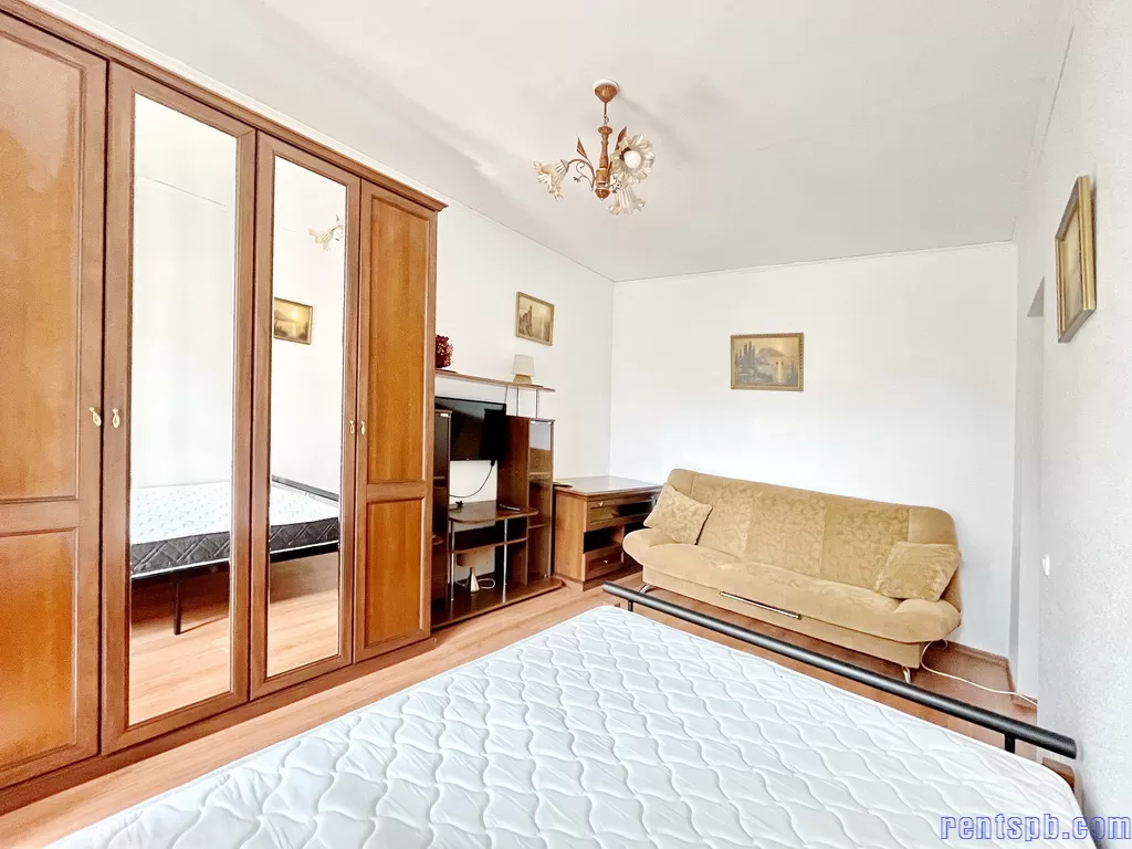 Аpartment near metro Elizarovskay for 1-6 person- 40 dollar /day