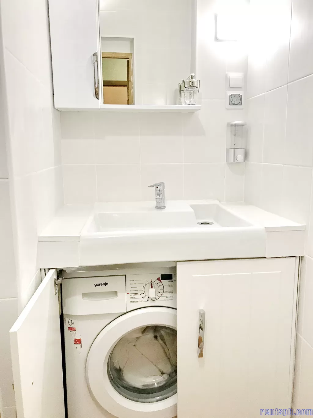 Аpartment near metro Elizarovskay for 1-6 person- 40 dollar /day