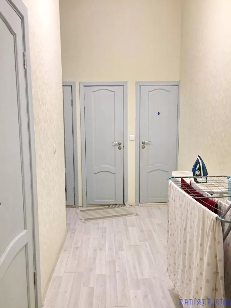 Сдам студию напротив метро Чернышевского 17   угол  ул.  Кирочная