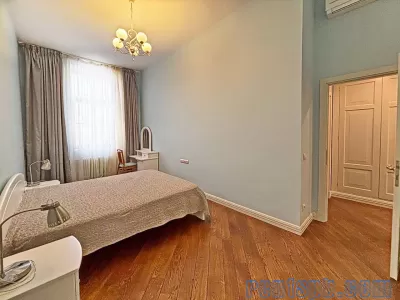 сдам у метро  в СПБ  пр-т  Чернышевского 17