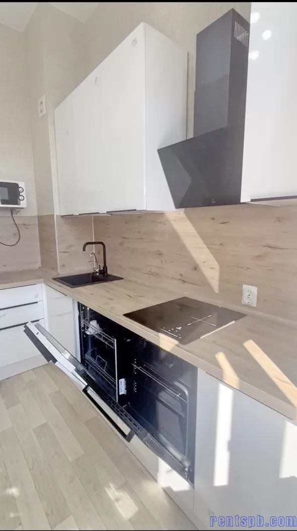 Старопетергофский проспект д.14 Вид вода, в квартире все новое!