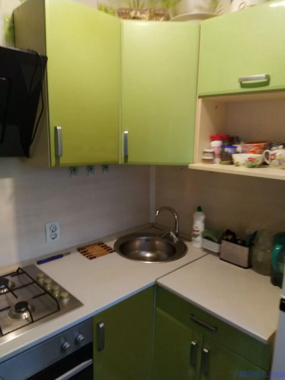 Продам двухкомнатную квартиру в поселке Новый Свет