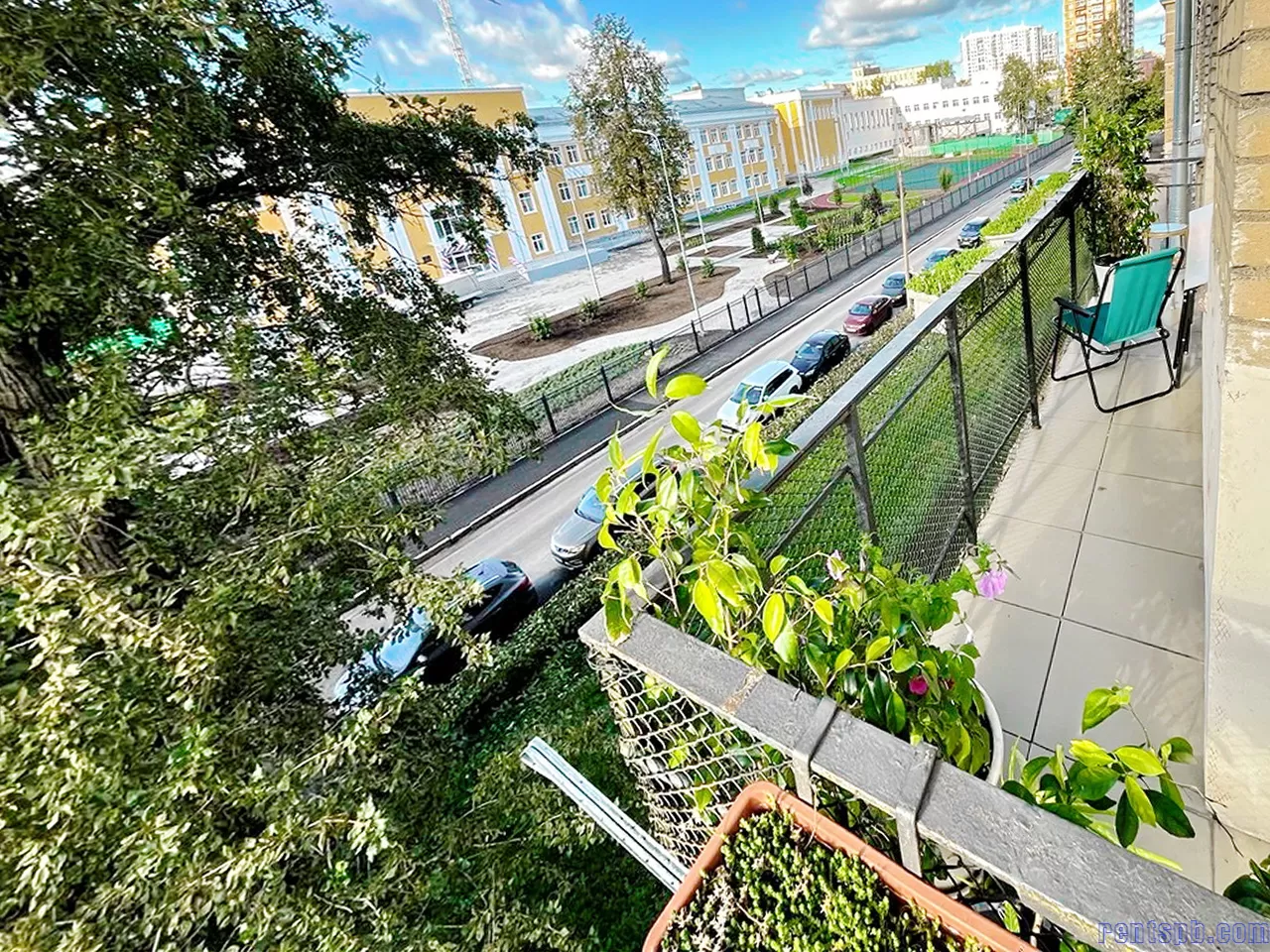 ул. Ольминского 14 у метро Елизаровская срок любой с продлением