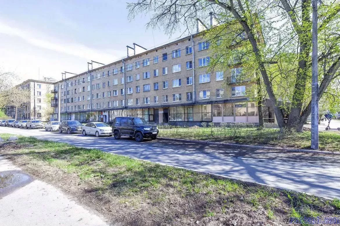 У метро Елизаровская ул.  Ольминского 14  /Бабушкина 6