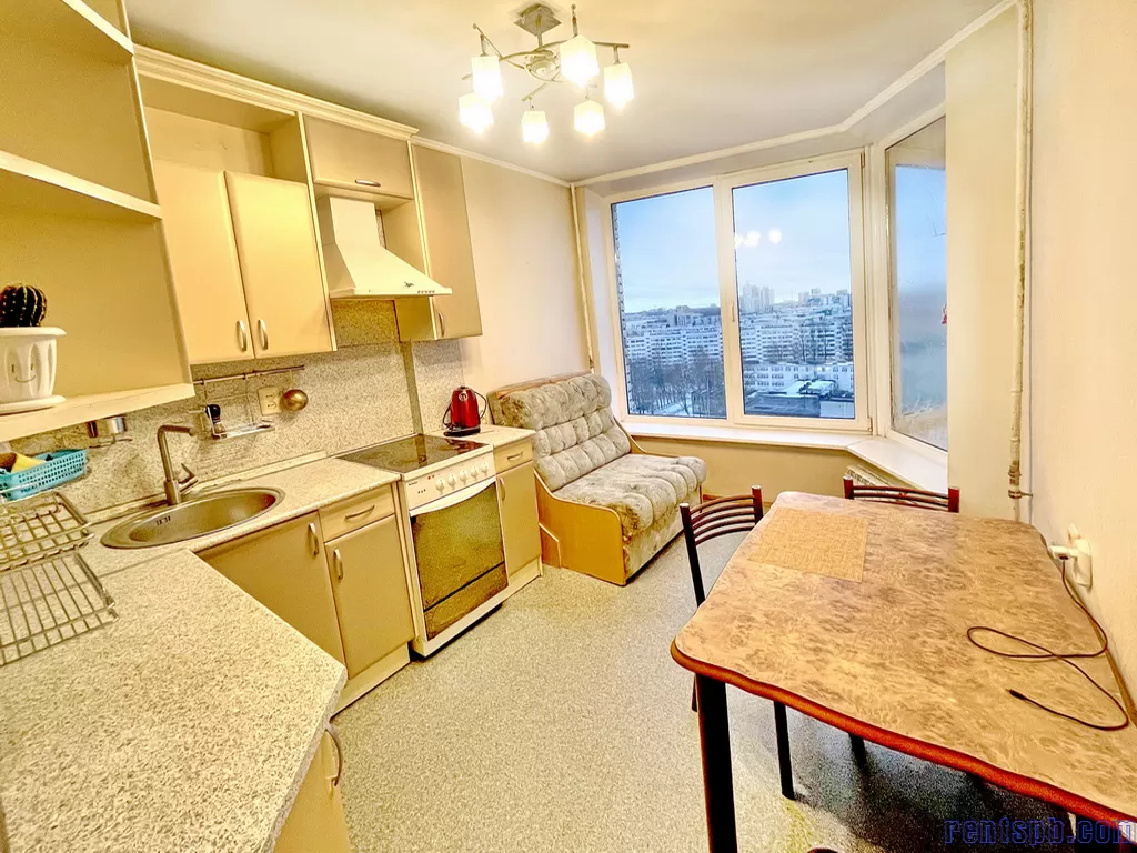 Продам квартиру в кирпичном доме Поэтический бульвар 8