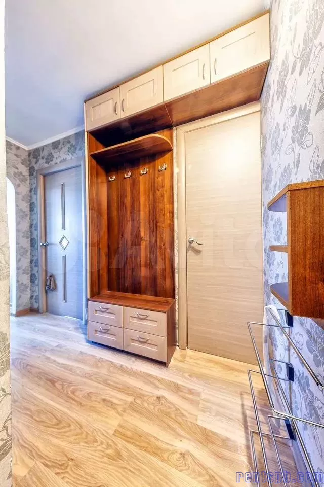 Посуточно у метро Елизаровская сдам ул.  Ольминского 14