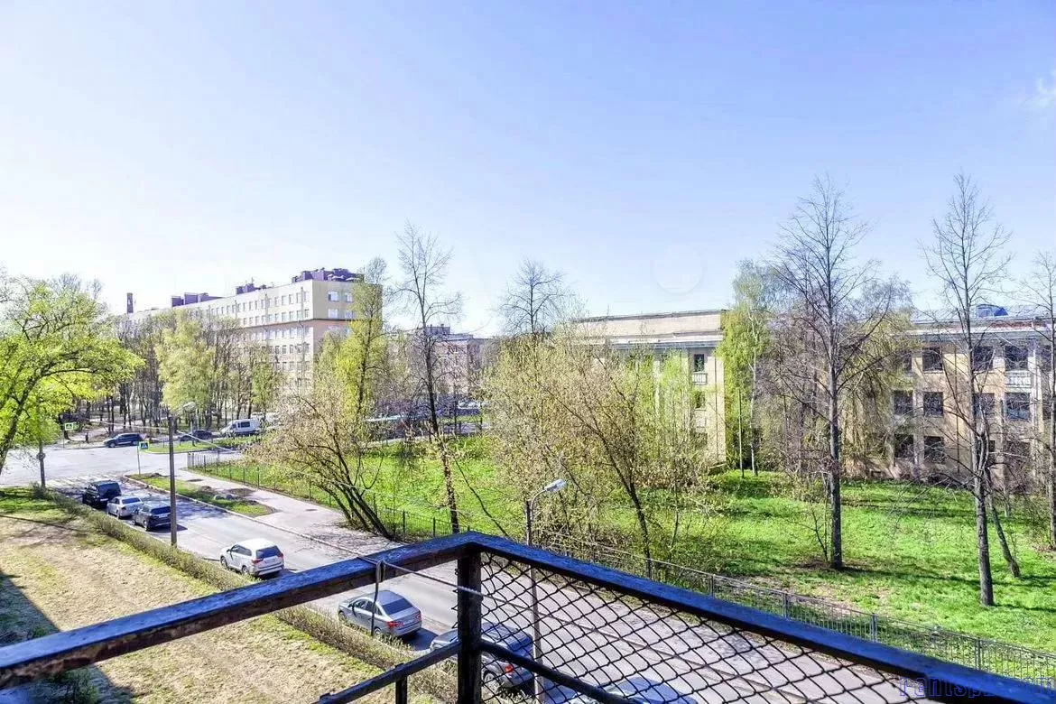 Посуточно у метро Елизаровская сдам ул.  Ольминского 14