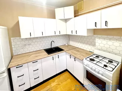 сдам квартиру у метро  Елизаровская  ул.  Пинегина 17